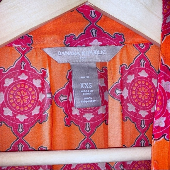 EUC Banana Republic Sleeveless Medallion Print Blouse - Picture 4 of 6